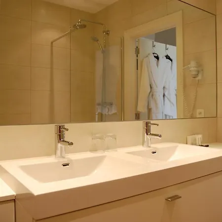 Grand Belle Vue 4* De Haan