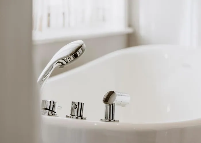 Hotel Grand Belle Vue