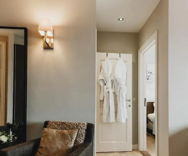 Hotel Grand Belle Vue 4*